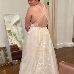 Chic Nostagia wedding gown never worn, never altered!